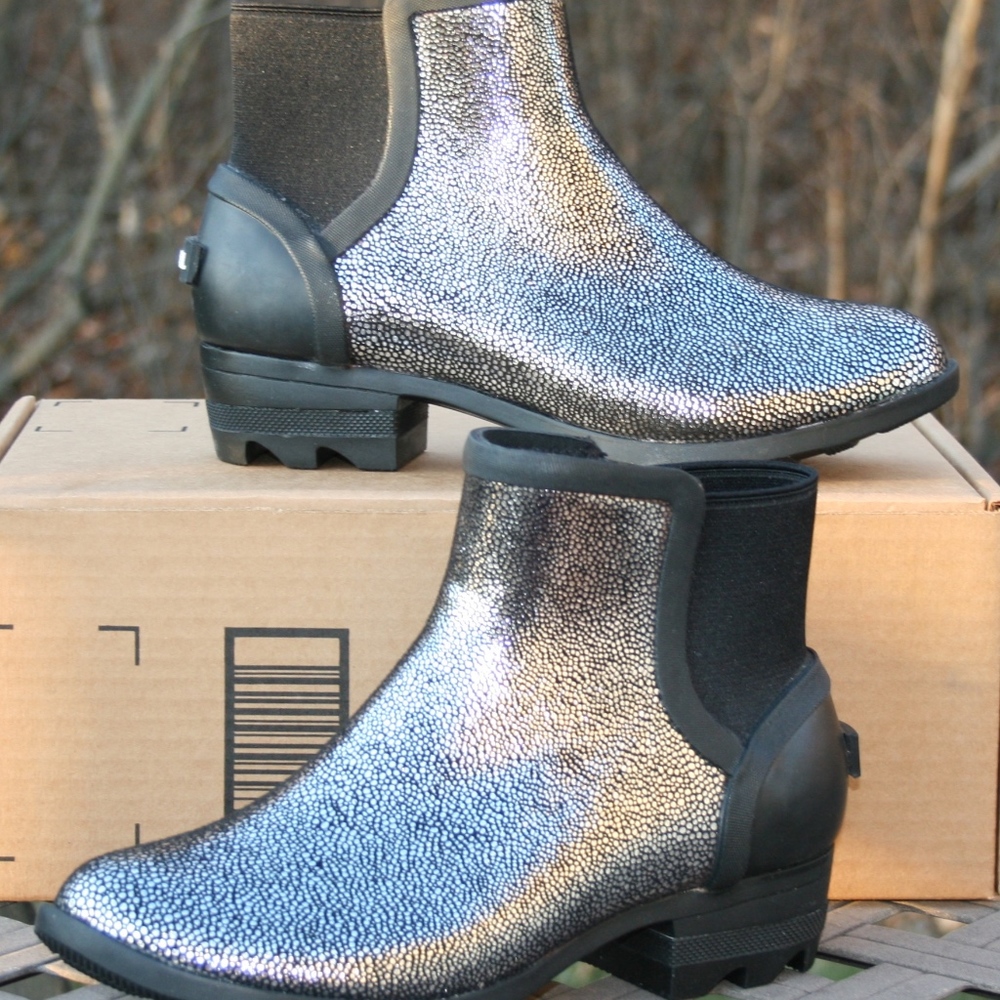 SOREL JANEY CHELSEA 7 Women's Outdoor Rainboot Black Silver Metallic Casual New